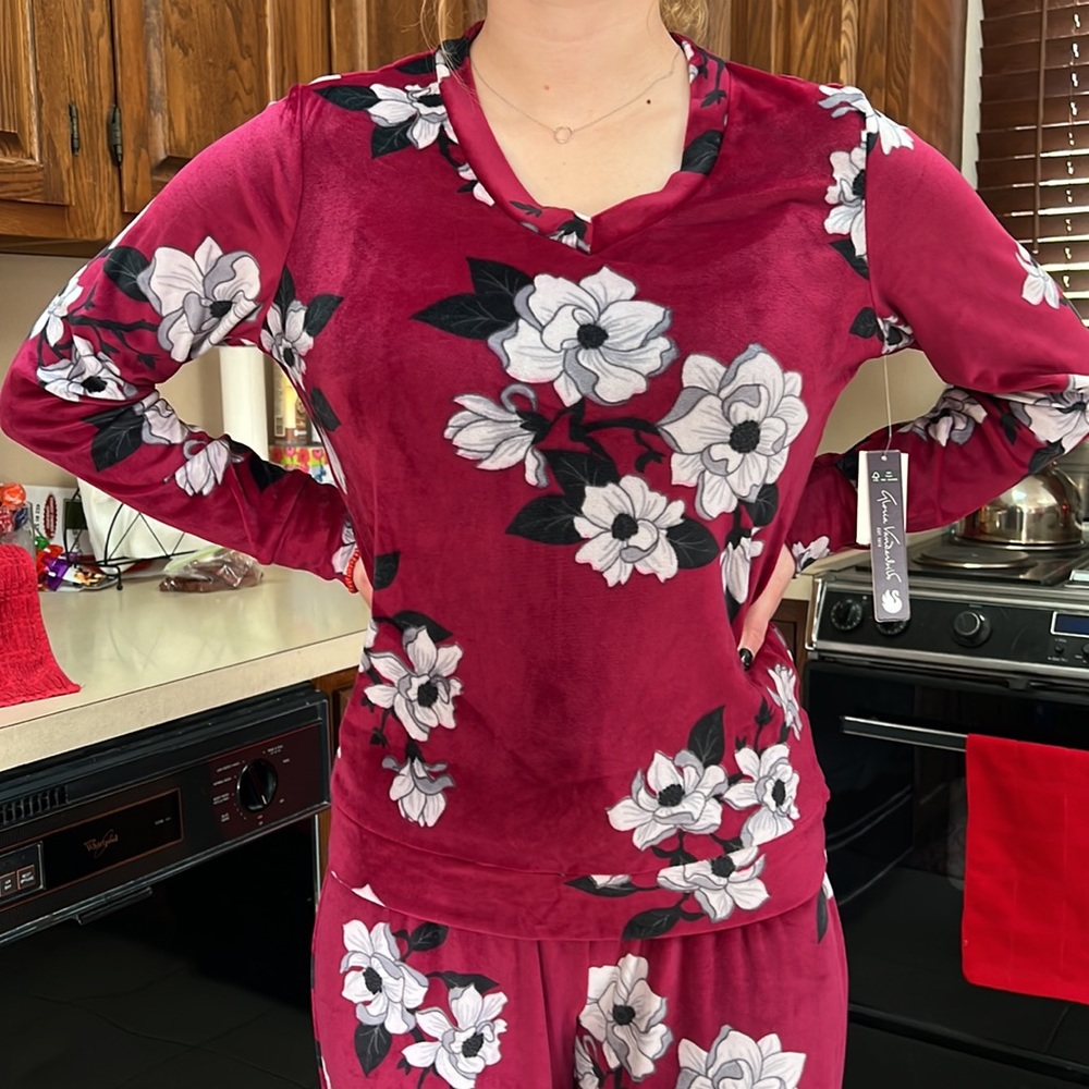 Gloria Vanderbilt Women’s Floral PJs Small NWT